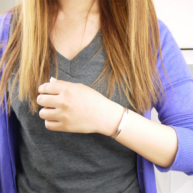 vie グルーブデザインバングル