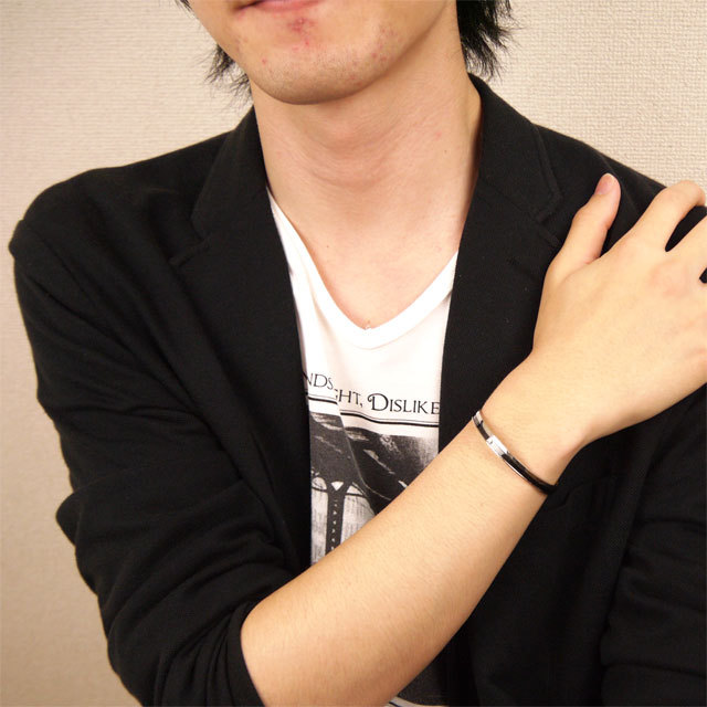 vie グルーブデザインバングル