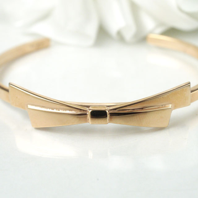 vie リボンデザインバングル ピンクゴールド 