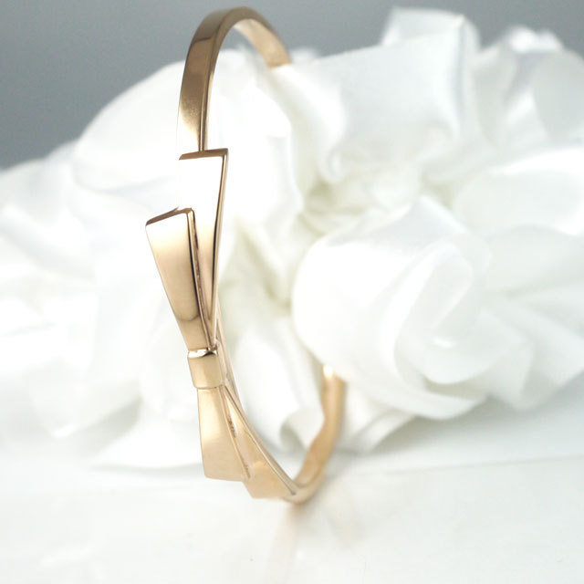 vie リボンデザインバングル ピンクゴールド 