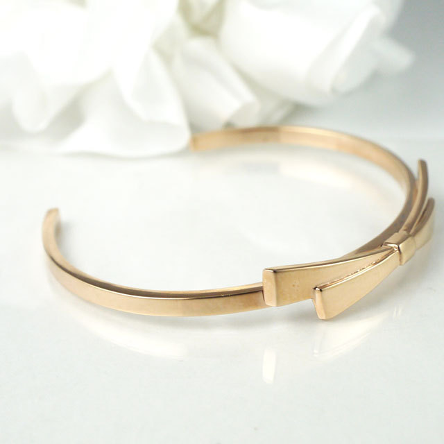 vie リボンデザインバングル ピンクゴールド 