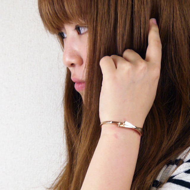 vie リボンデザインバングル ピンクゴールド 