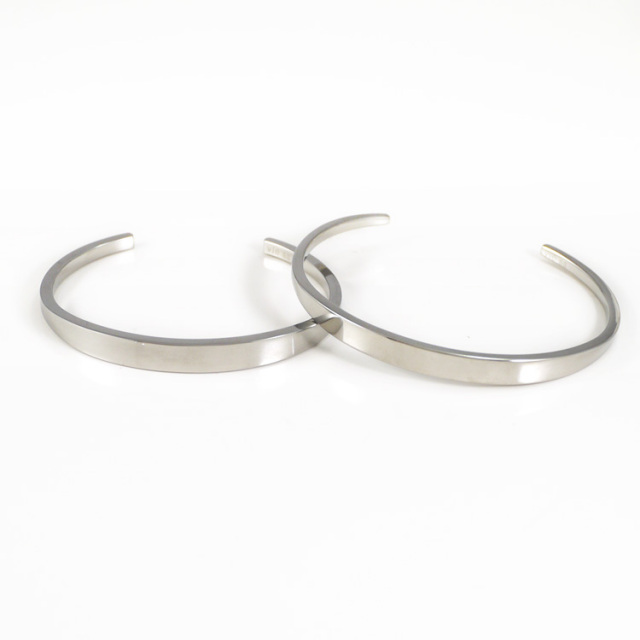 シンプルカーブデザインバングル