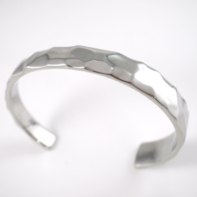 槌目デザインワイドバングル