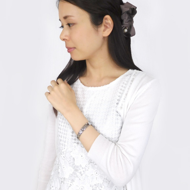 槌目デザインワイドバングル