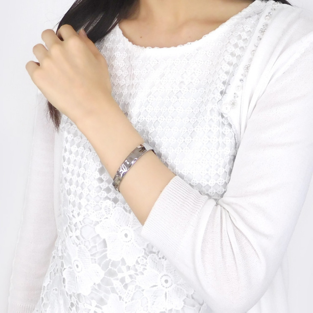 槌目デザインワイドバングル