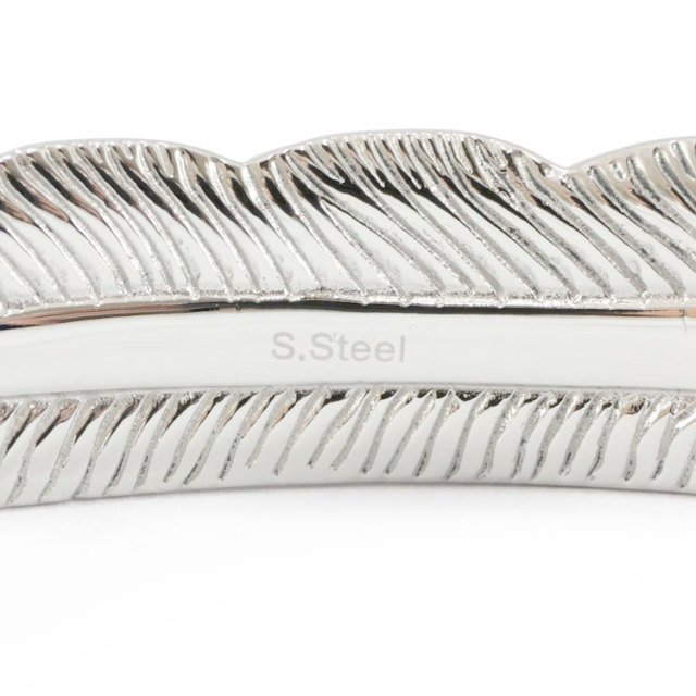 スクロールフェザーバングル