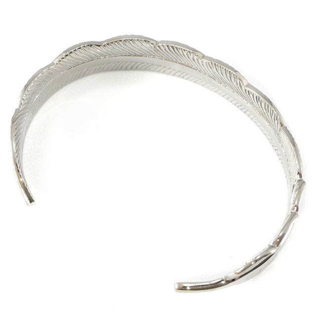 スクロールフェザーバングル