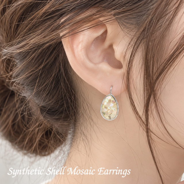 金属アレルギー対応 シンセティックシェルモザイクピアス moscea079
