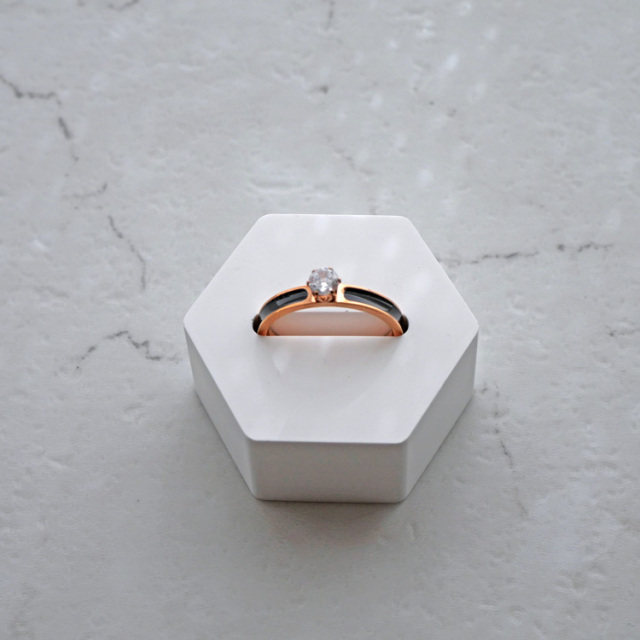 ステンレスリング ブラックデザインリング キュービックジルコニア 一粒リング 金属アレルギー 316L ニッケルフリー r-m7179