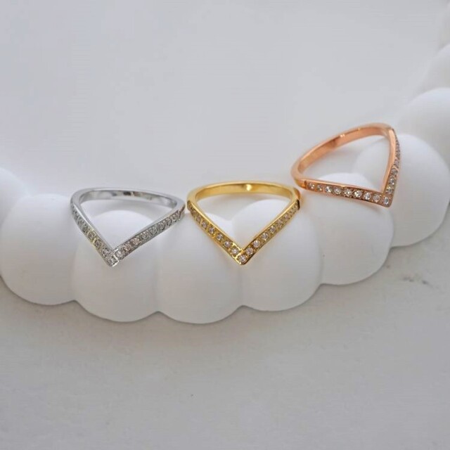 金属アレルギー対応 ステンレスリング キュービックジルコニア Vラインデザインリング 指輪 安心 316L r-m7720