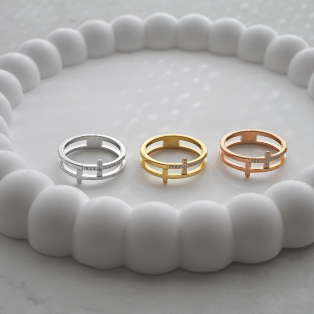 金属アレルギー対応 ステンレスリング  キュービックジルコニア ダブルクロスモチーフリング 指輪 安心 316L r-m7721