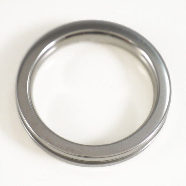 細身のグルーブデザインリング