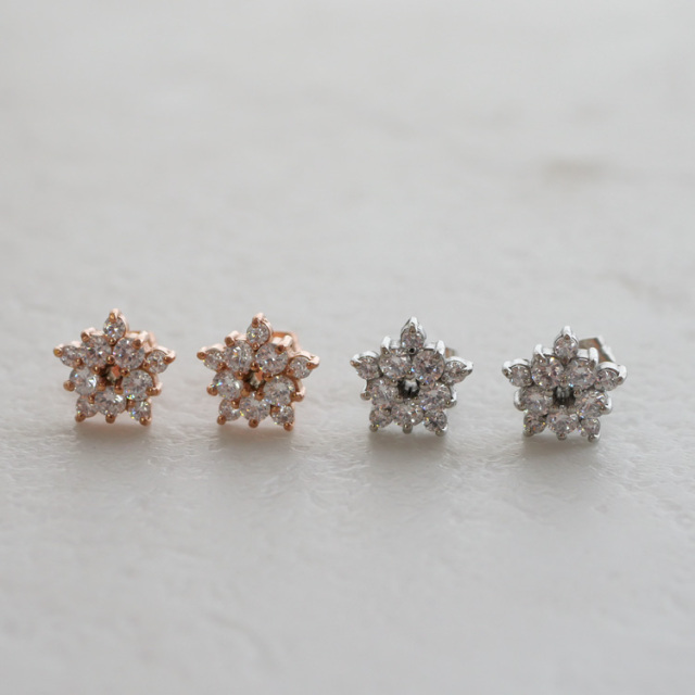 金属アレルギー対応 ステンレスピアス CZダイヤ（キュービックジルコニア）フラワーピアス（両耳用） 金属アレルギー 316L sces189