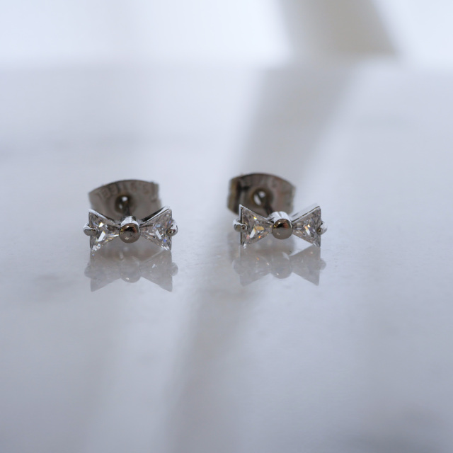 金属アレルギー対応 ジュエルリボンステンレスピアス sces393
