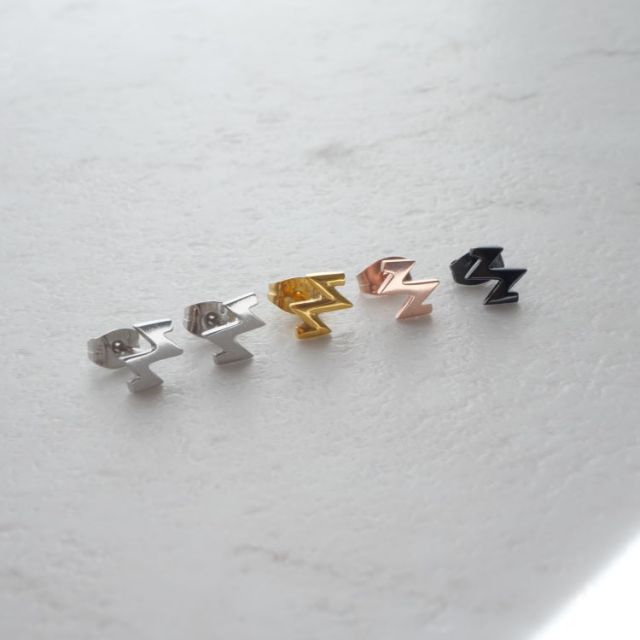金属アレルギー対応 ステンレスピアス 稲妻ピアス（両耳用） イナヅマ カミナリ かみなり 雷 金属アレルギー 316L sces508