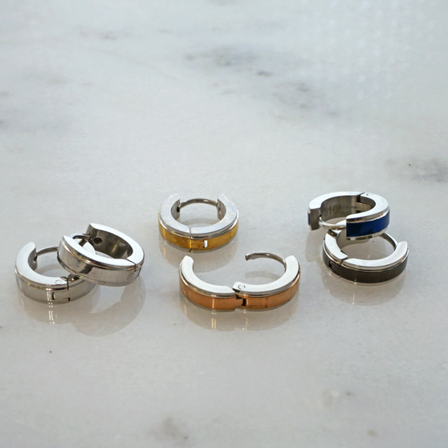 金属アレルギー対応 センターレイヤーカラーピアス フープピアス つけっぱなし キャッチレス se2041