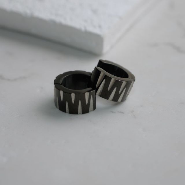 在庫処分 金属アレルギー対応 インスパイアカッティングピアス フープピアス つけっぱなし キャッチレス se2124