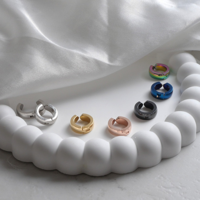 金属アレルギー対応 シャイニーラウンドイヤリング イヤーカフ 両耳用 sfe-13521