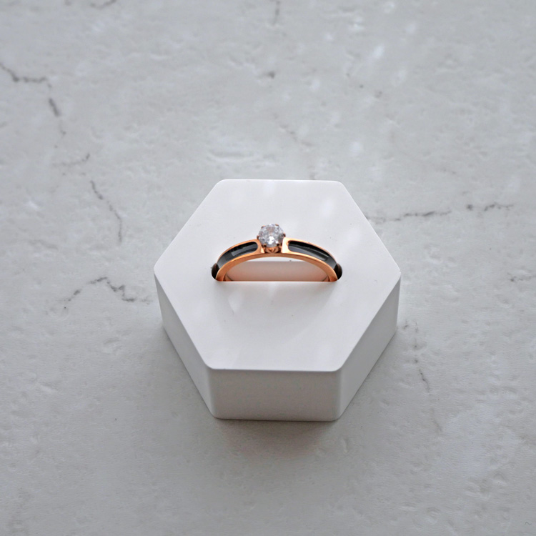 ステンレスリング ブラックデザインリング キュービックジルコニア 一粒リング 金属アレルギー 316L ニッケルフリー r-m7179