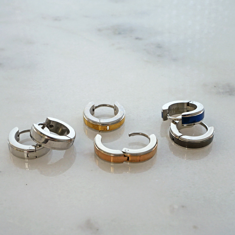 金属アレルギー対応 センターレイヤーカラーピアス フープピアス つけっぱなし キャッチレス se2041