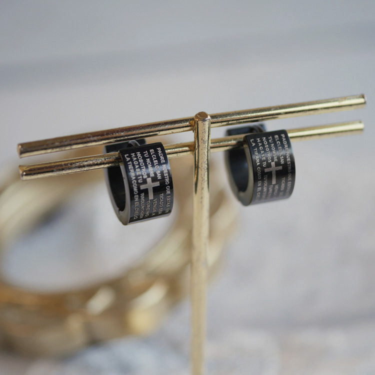 金属アレルギー対応  「アベ・マリアの祈り」ピアス フープピアス つけっぱなし キャッチレス se2378