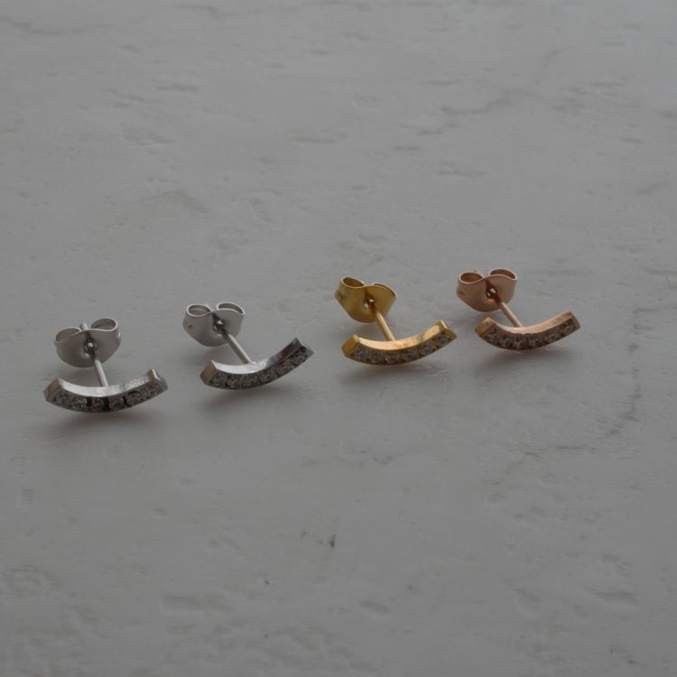 金属アレルギー対応 ステンレスピアス ジュエルカーブラインピアス スタッドピアス ファーストピアス セカンドピアス スポーツ プール 両耳用 se4249