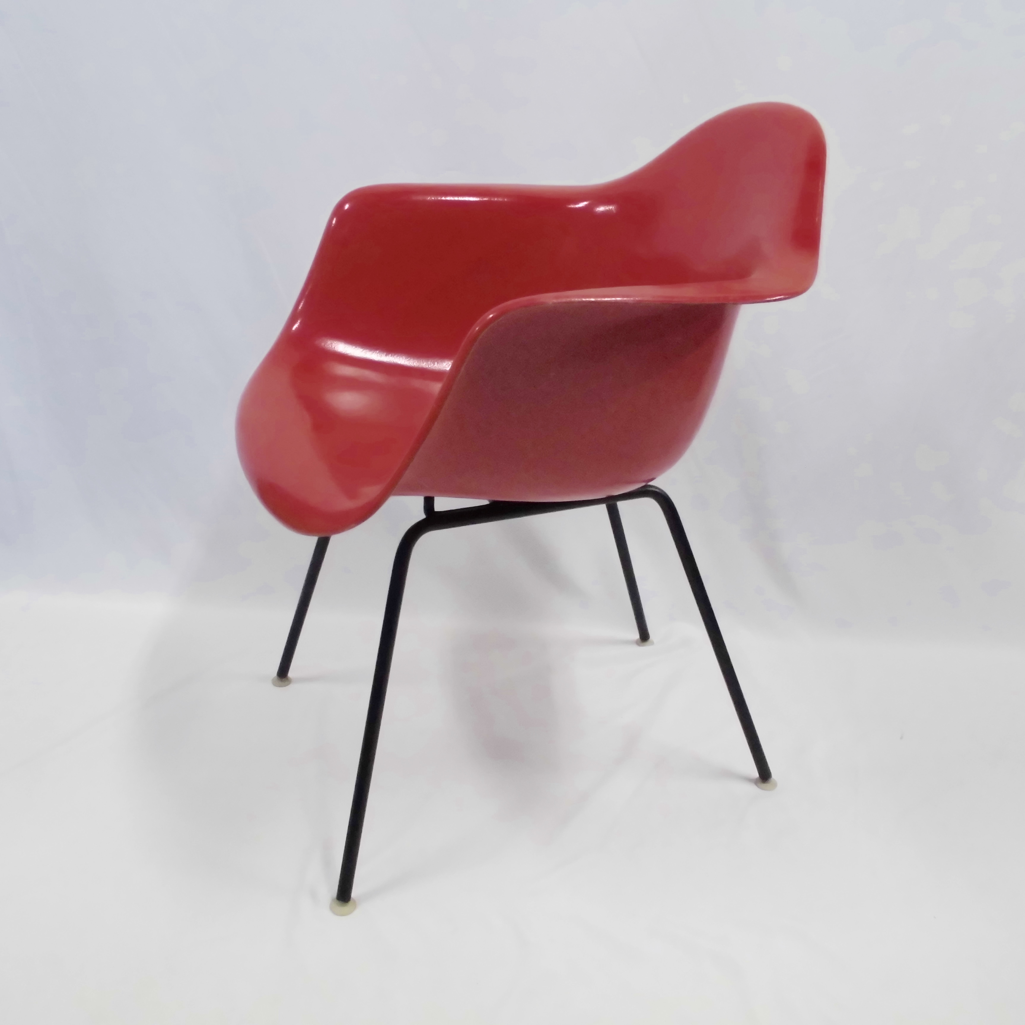 Eames Arm Shell Chair