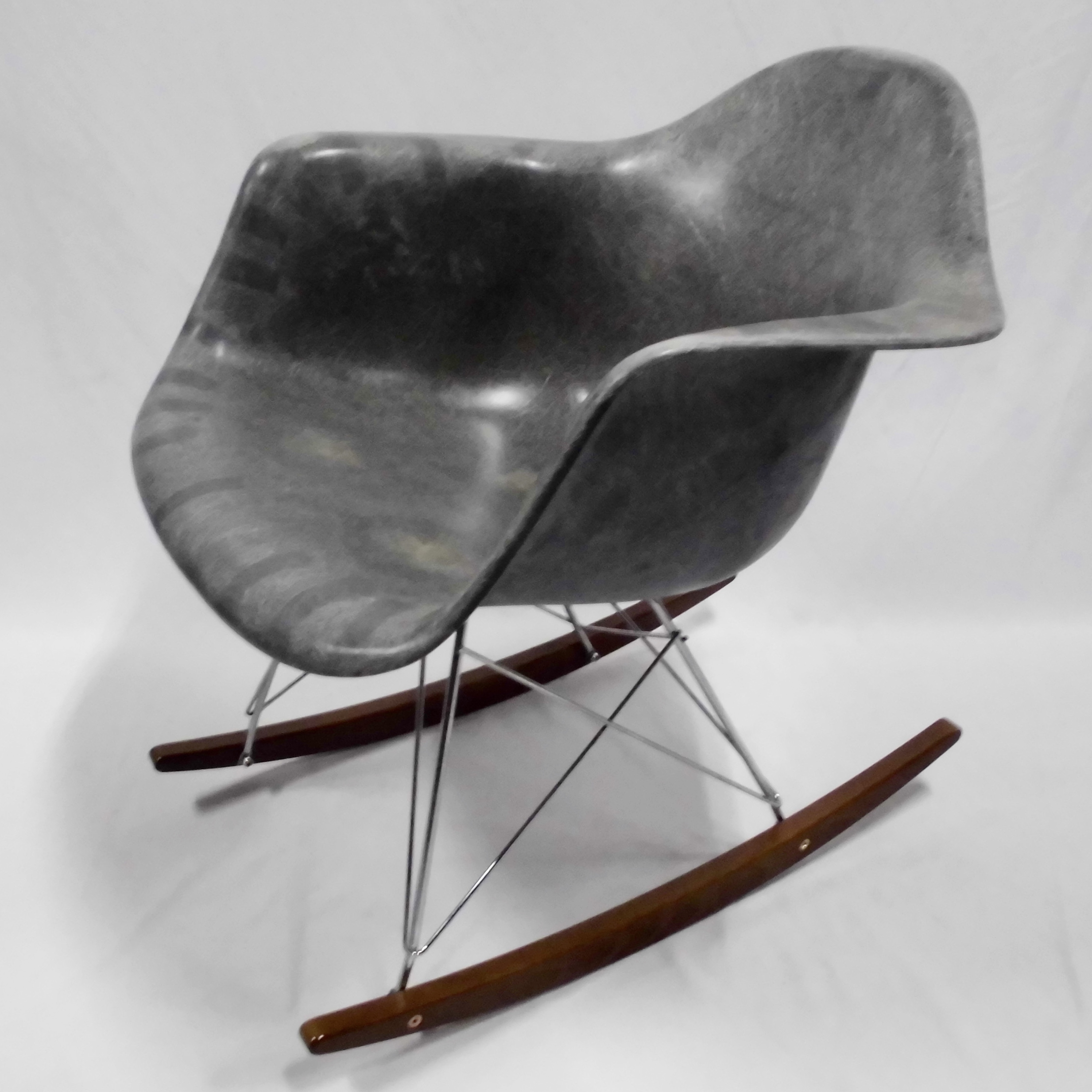 Eames Arm Shell Chair