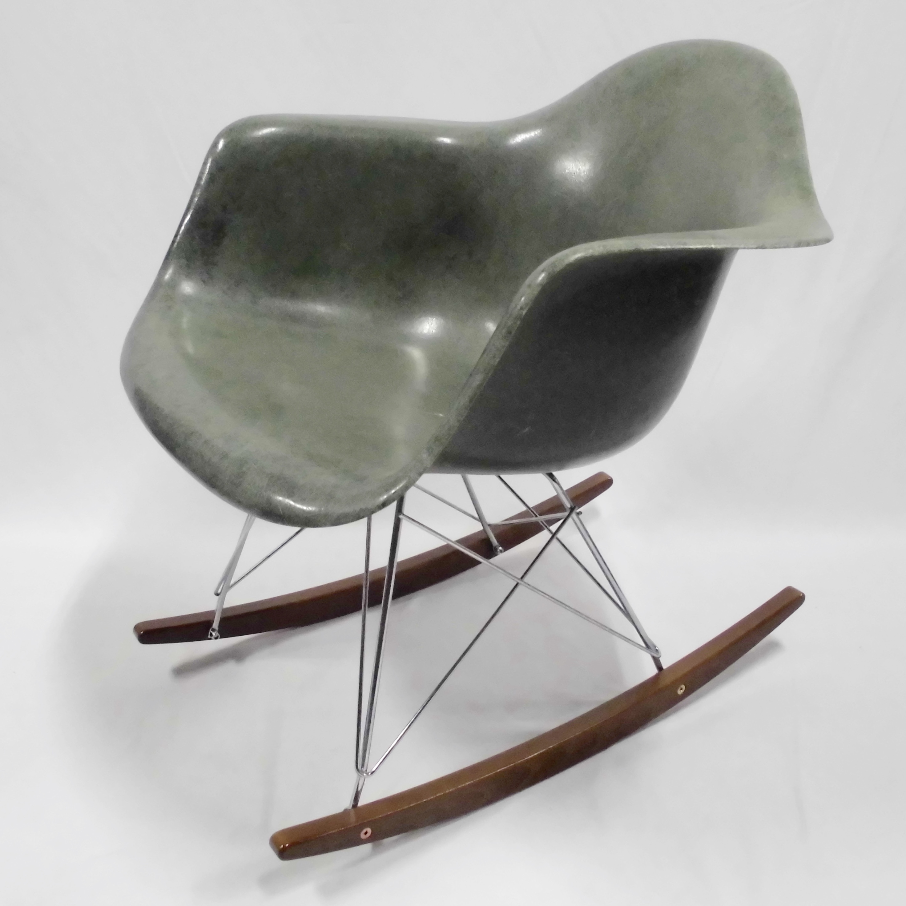 Eames Arm Shell Chair