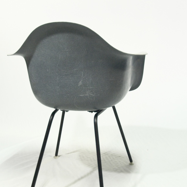 Eames Arm Shell Chair