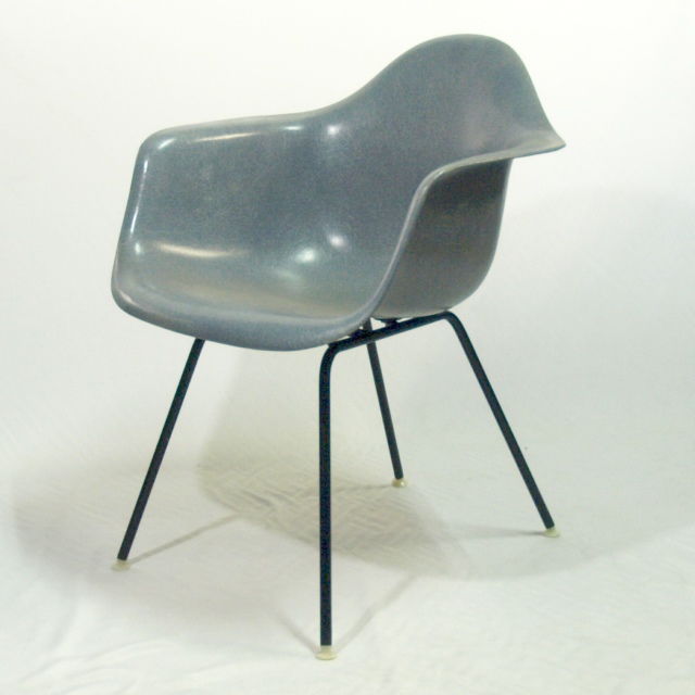 Eames Arm Shell Chair