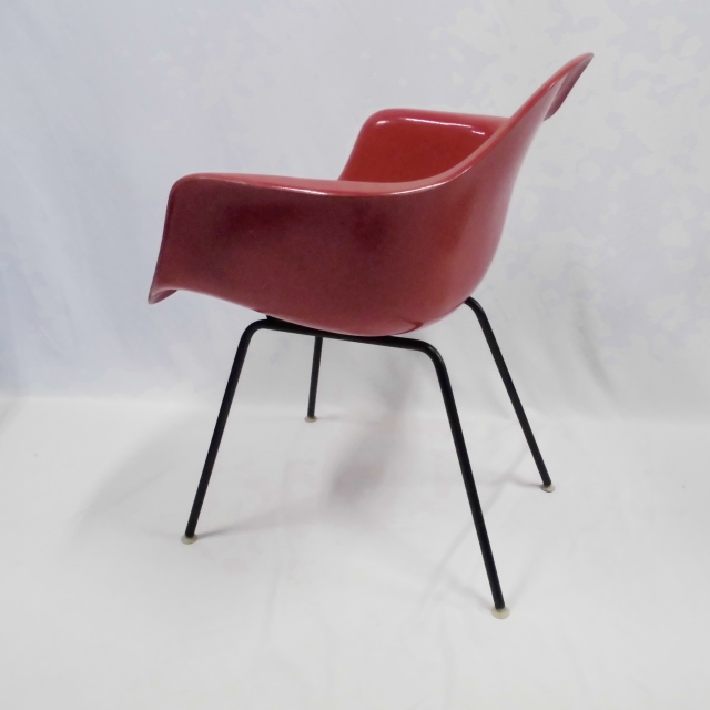 Eames Arm Shell Chair