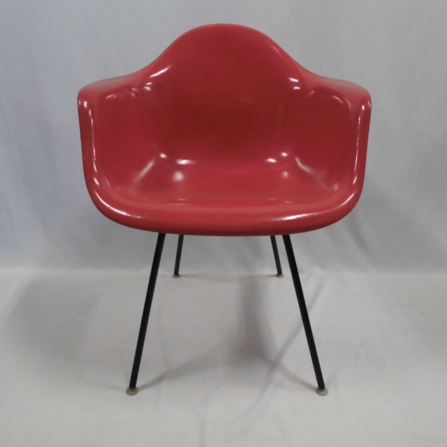 Eames Arm Shell Chair