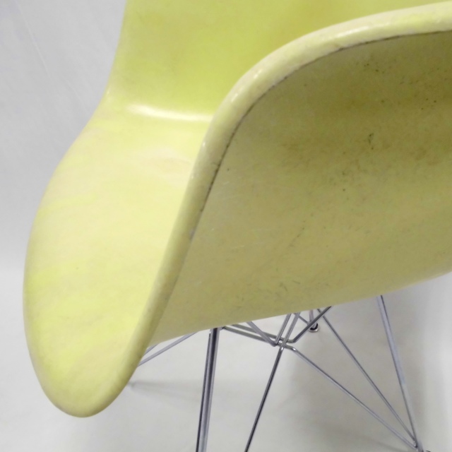 Eames Arm Shell Chair