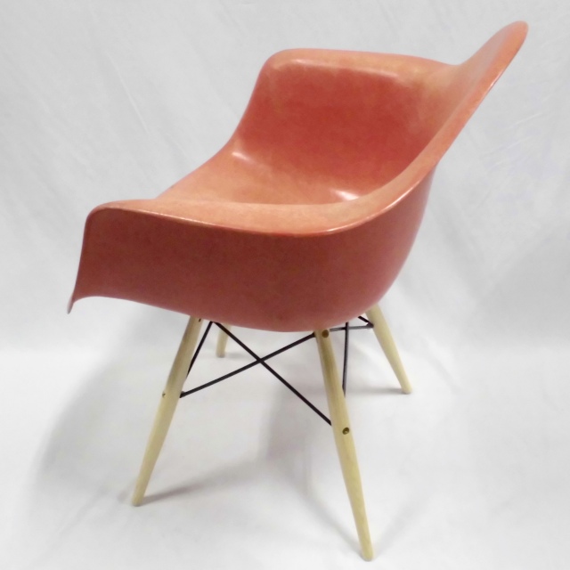 Eames Arm Shell Chair