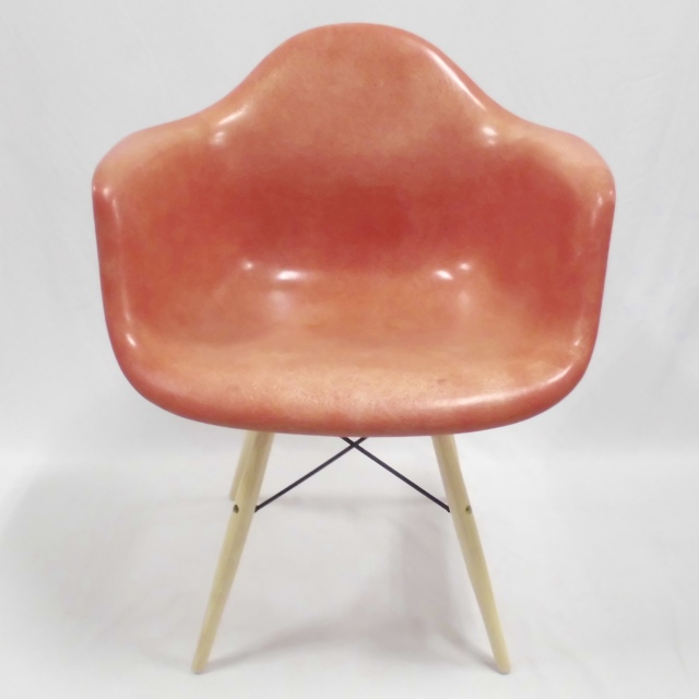 Eames Arm Shell Chair