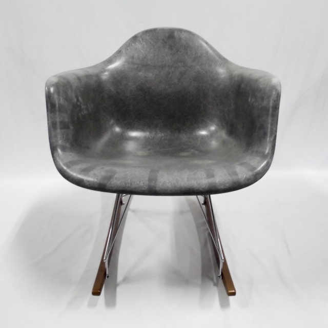 Eames Arm Shell Chair