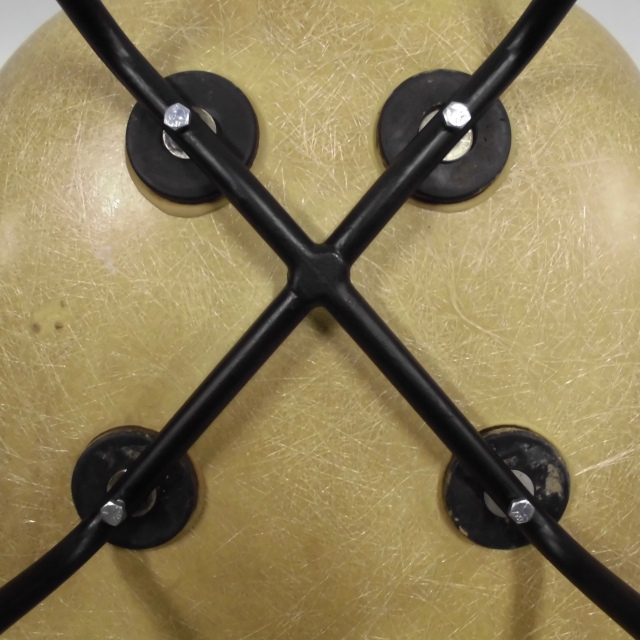 Eames Arm Shell Chair