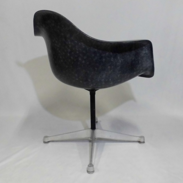 Eames Arm Shell Chair