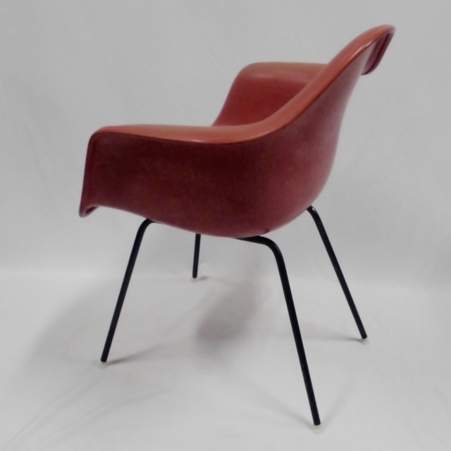 Eames Arm Shell Chair