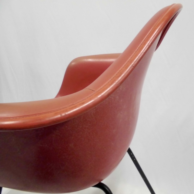 Eames Arm Shell Chair