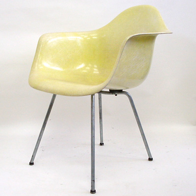 Eames Arm Shell Zenith Lemon 02