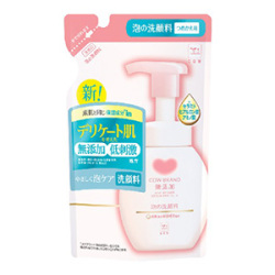牛乳石鹸　カウブランド　無添加泡の洗顔料　詰替用１４０ｍｌ