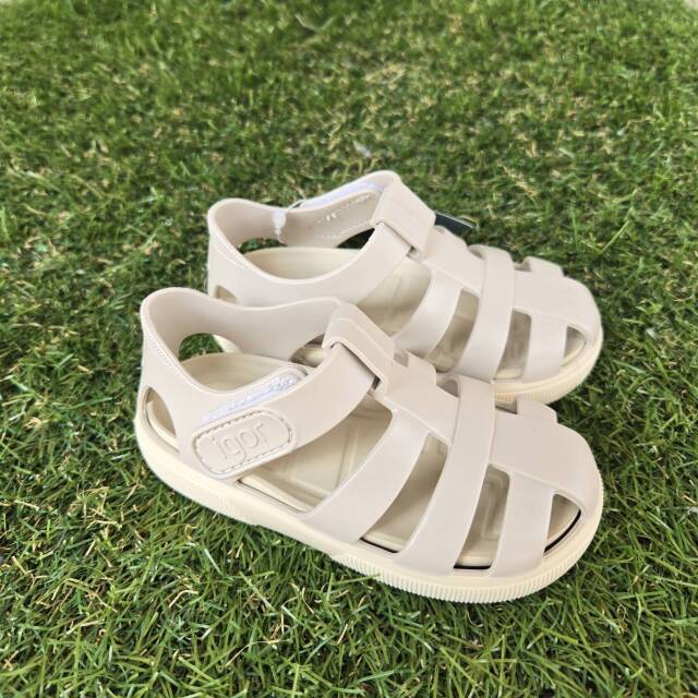 【igor】サンダル・S10340 BAY/100 SAND/12.5-18.5cm