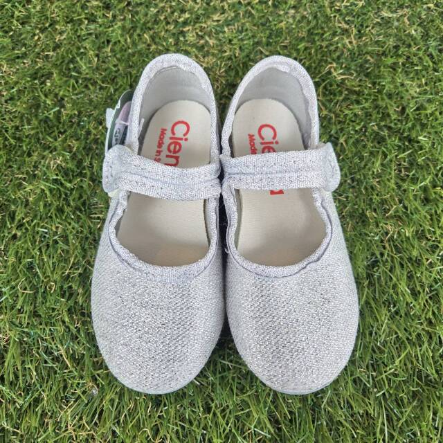 【cienta(シエンタ)】500-013 大人~キッズまで/シューズ・ラメフォーマルストラップ/シルバー