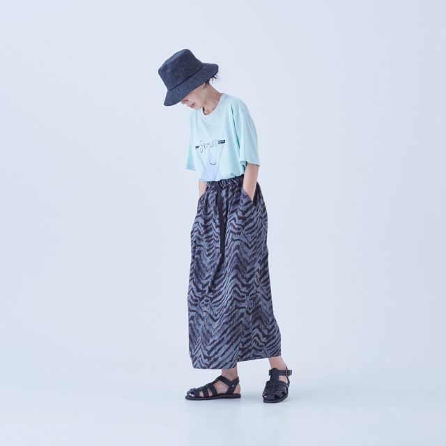 eLfinFolk】Tiger print long skirt/charcoal【大人】 