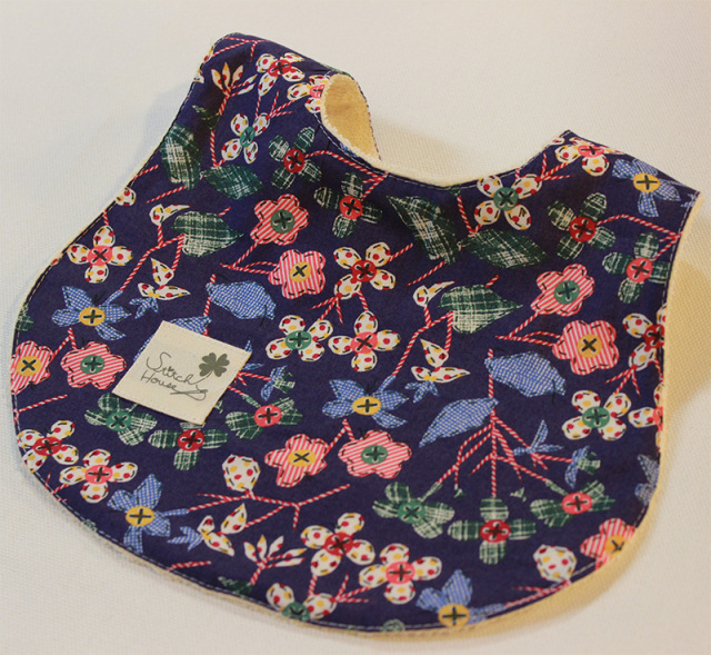 【Stitch House Original】名前入り・リバーシブルビブ/リバティプリント・no.12