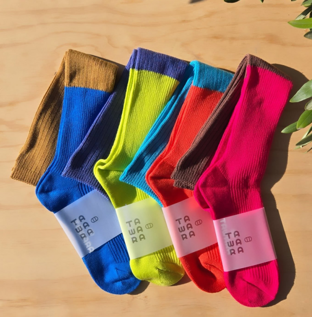 【TAWARA】ちょびウール バイカラーリブ ルーズハイソックス