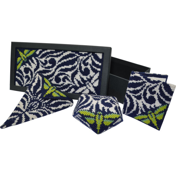 〔fru zippe〕　刺繍キット　76-0546（送料￥800～￥1000）